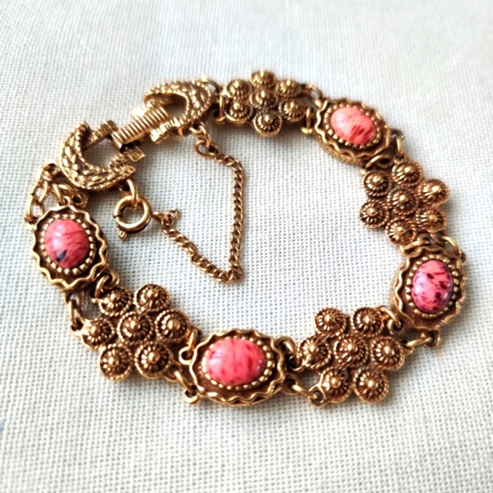 🇨🇦 Vintage 60s Goldette NY Etruscan style Bracelet